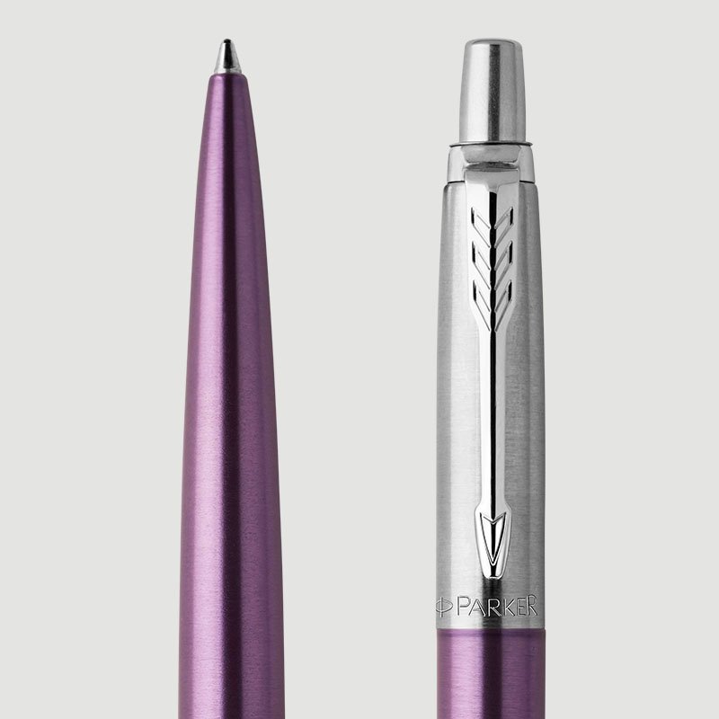 Closeup of a Jotter ballpoint pen tip and pen cap.