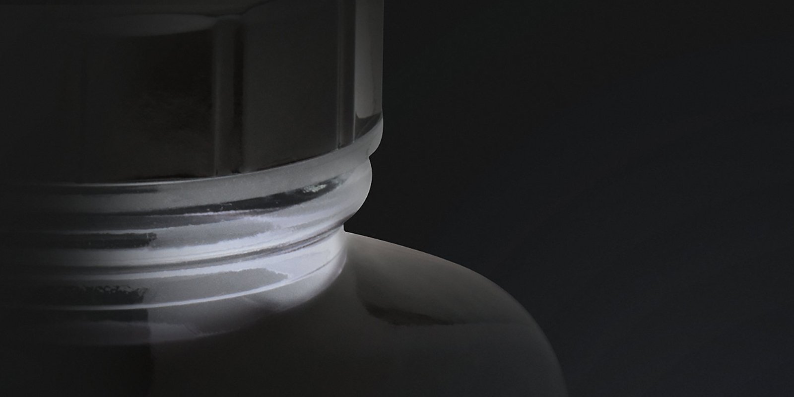 Closeup of an ink bottle cap.