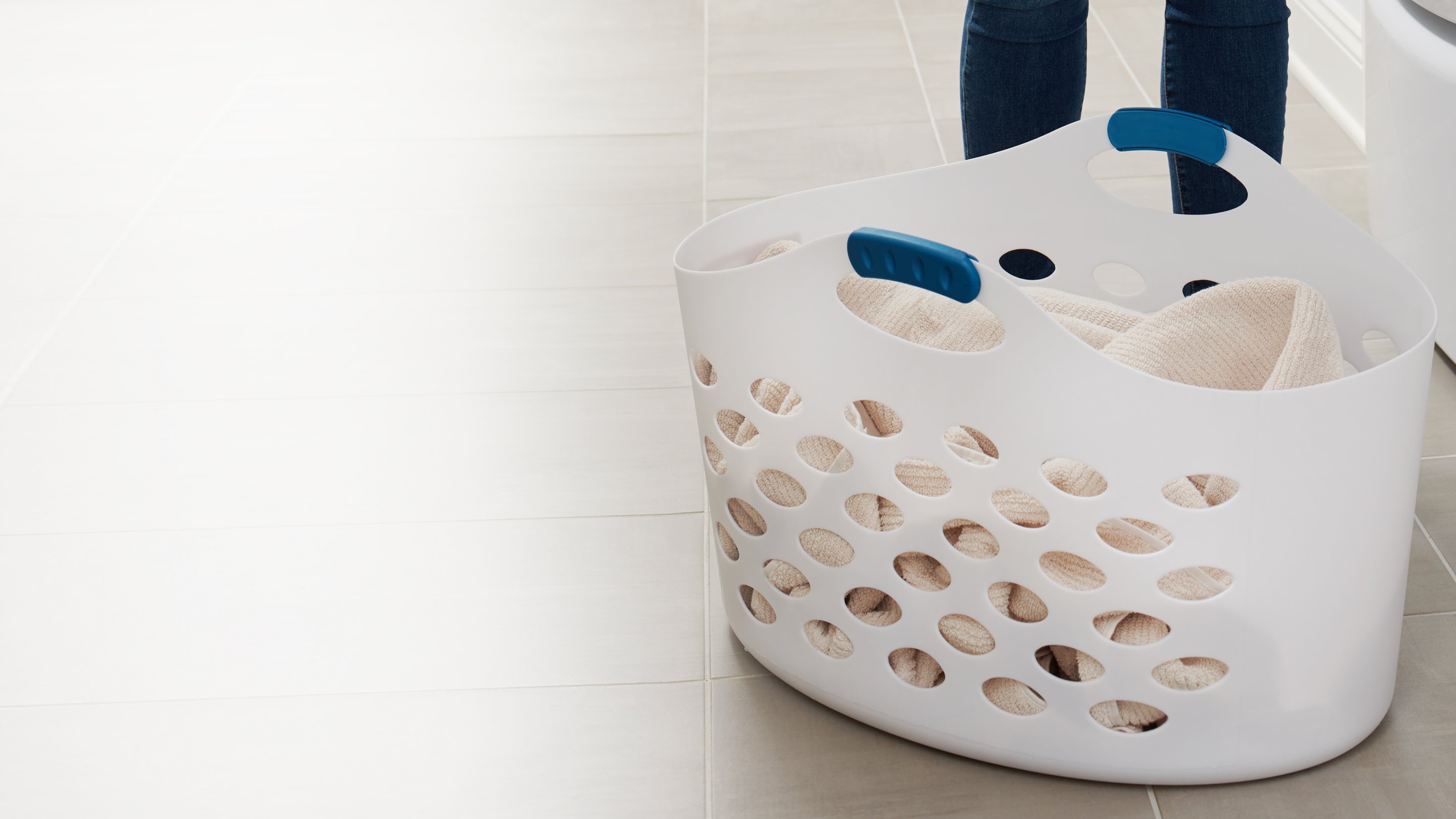 Laundry Baskets, Clothes Hampers & Step Stools Rubbermaid