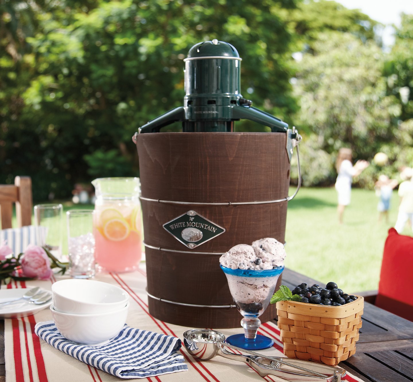 6 qt Country Ice Cream Maker - Classic Wooden Tub - Hand Crank