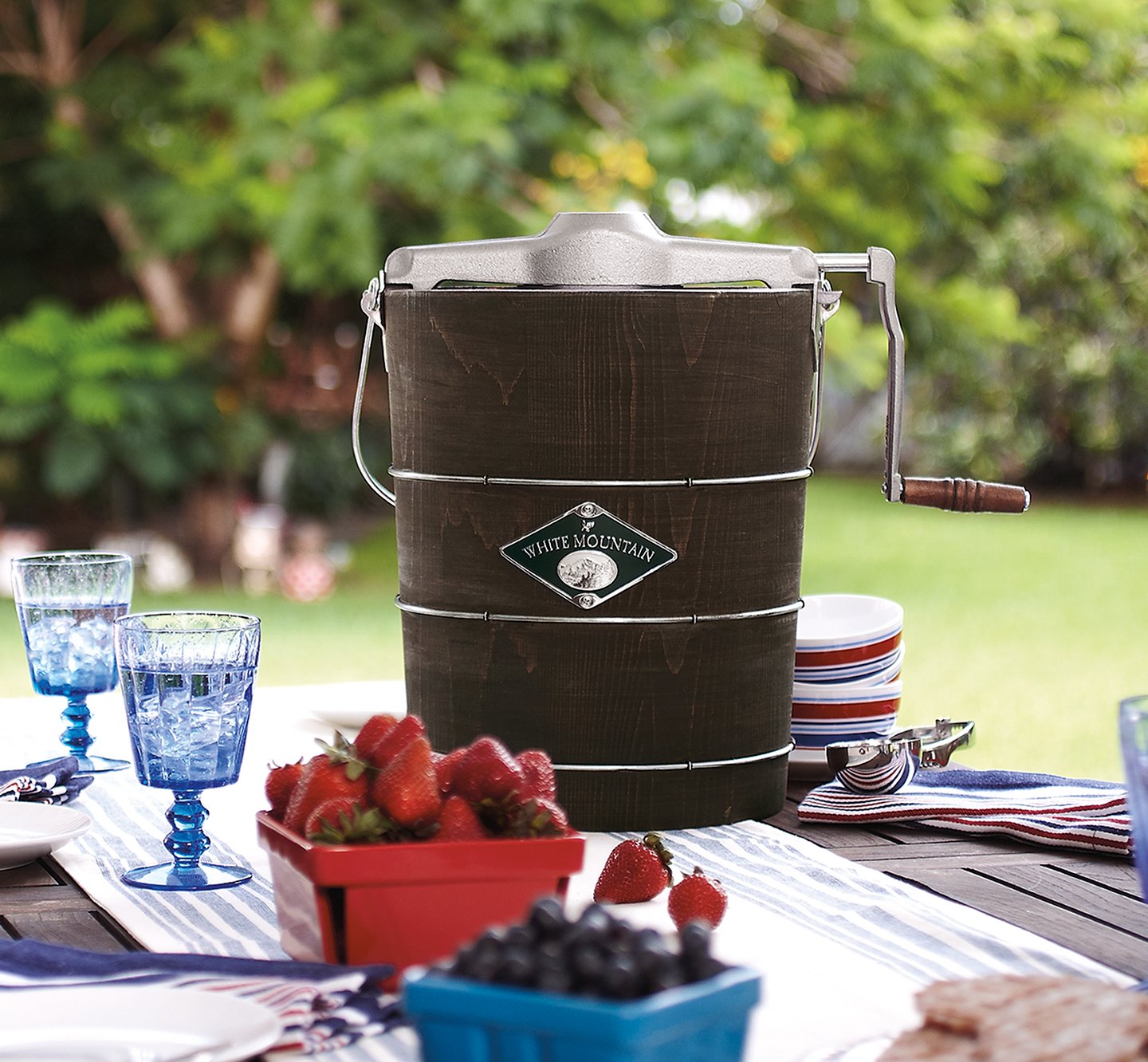 6 qt Country Ice Cream Maker - Classic Wooden Tub - Hand Crank