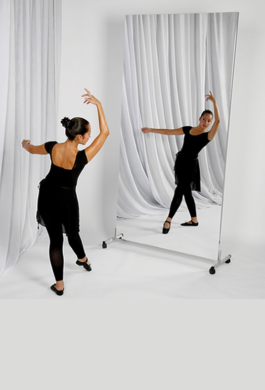 click to get information or to buy glassless mirrors