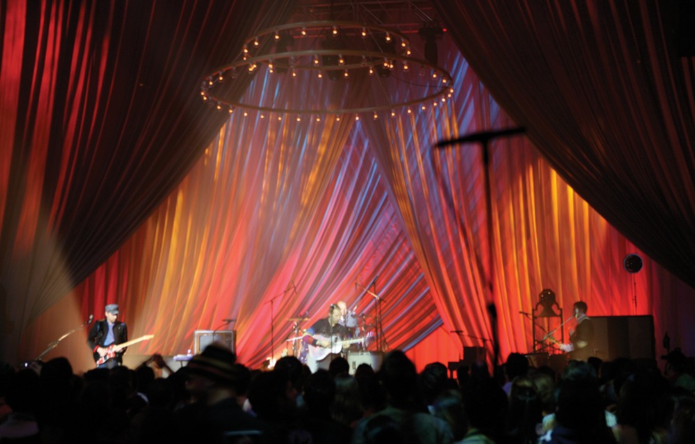 Largent Studios - Yahoo! Nissan Live Sets - Coldplay