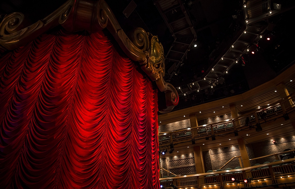 Chicago Shakespeare's <i>Red Velvet</i> Prestige Curtain