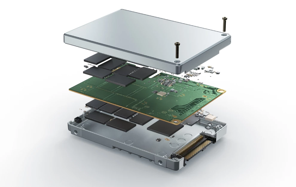 D7 Series TLC 3D NAND PCIe NVMe SSDs for Data Centers | Solidigm