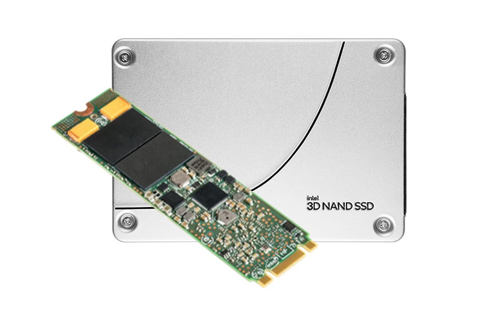 Solidigm D3-S4520 and D3-S4620 TLC SSDs for mixed workloads and read-intensive workloads in SATA architecture