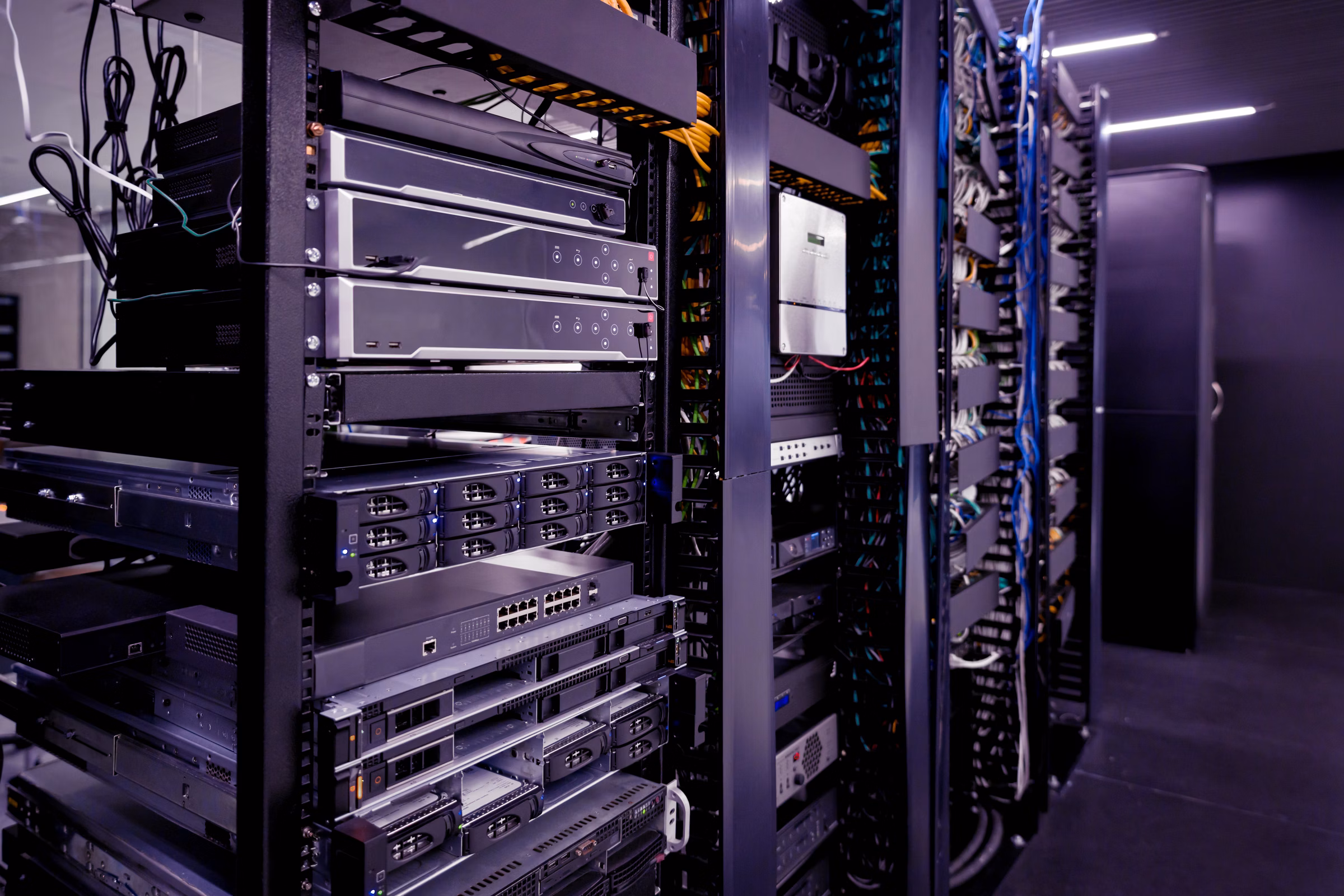 Data center rack with DPU-native distributed flexible storage solution using Solidigm D7-PS1010 SSDs and CSAL.