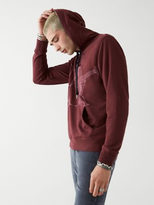 maroon hoodie outfit men