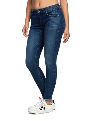 best jean style for curvy figure