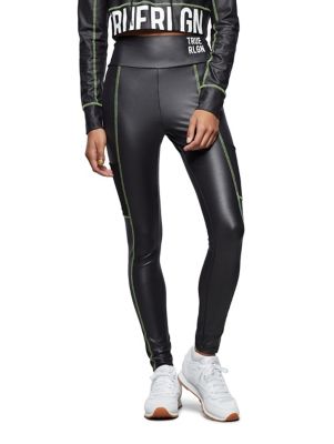 performance leggings with pockets