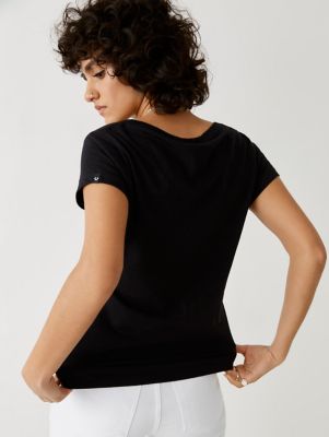 white and silver graphic tee