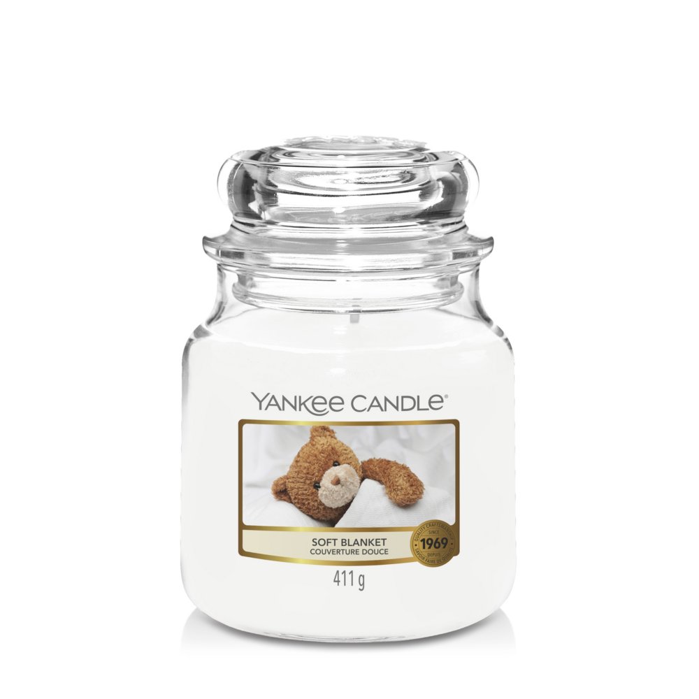 Yankee Candle Soft Blanket Scented, Classic 22oz Large Tumbler 2-Wick  Candle, Over 75 Hours of Burn Time