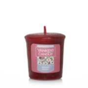merry berry votive candle
