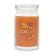 Scented candle Yankee Candle FARM FRESH PEACH classic medium