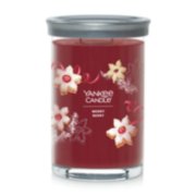 Yankee Candle Scented Candle, Merry Berry Medium Jar Candle, Burn Time : up  to 75 Hours