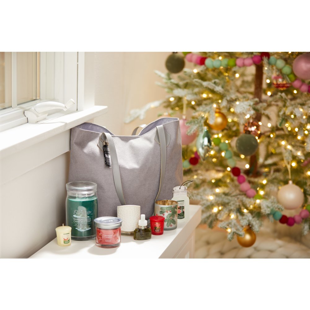 Festive Fragrance Tote 9 Piece Gift Set - Gift Sets