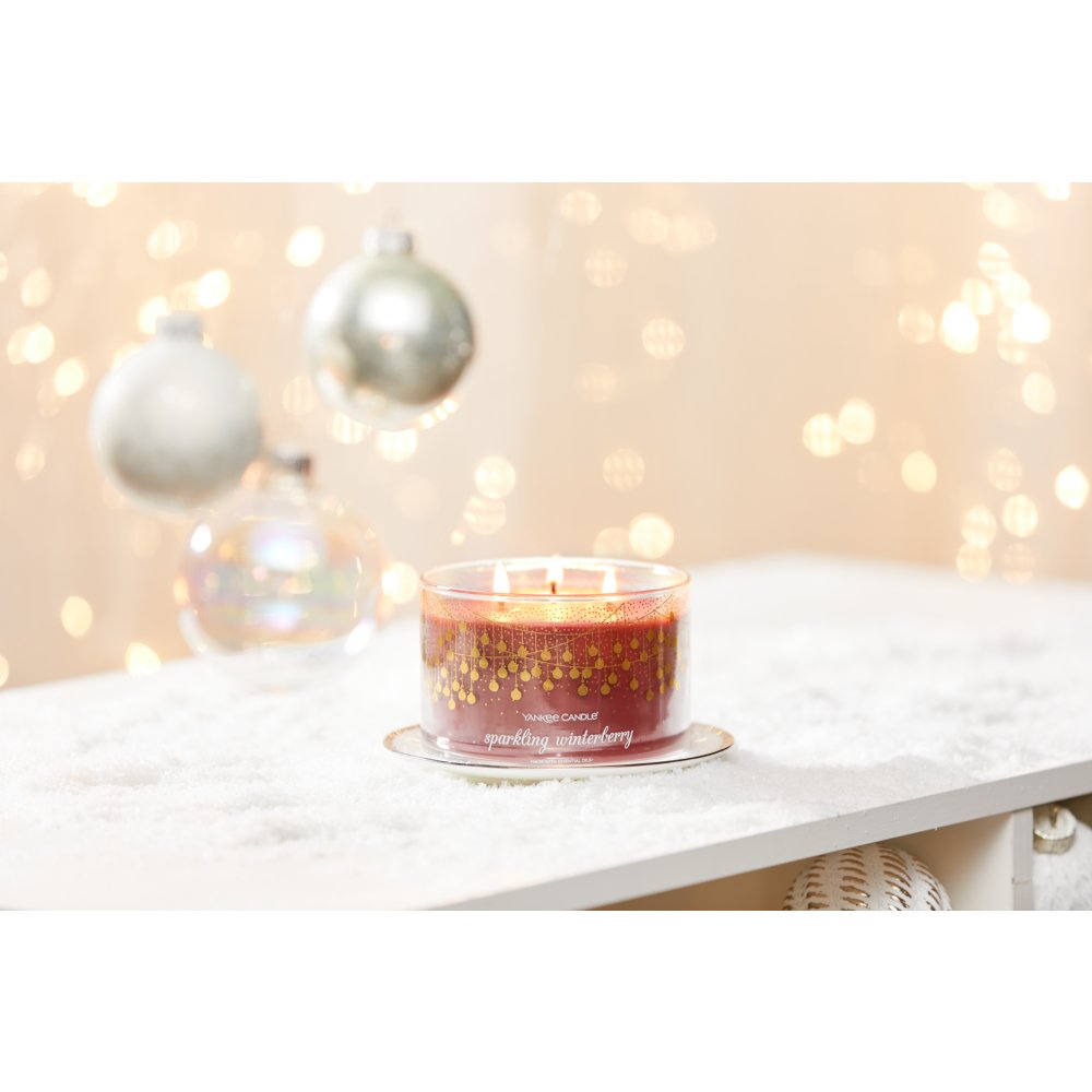 WINTERBERRY WREATH 3 Wick Candle  Candle scent oil, Essential oil scents,  Bath candles