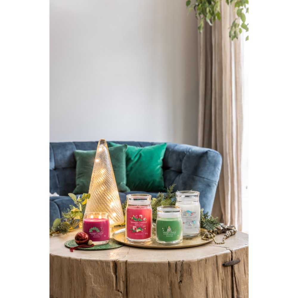 Getting in the Holiday Spirit with Yankee Candle's Bright Lights Collection  and Pop-Up Shops