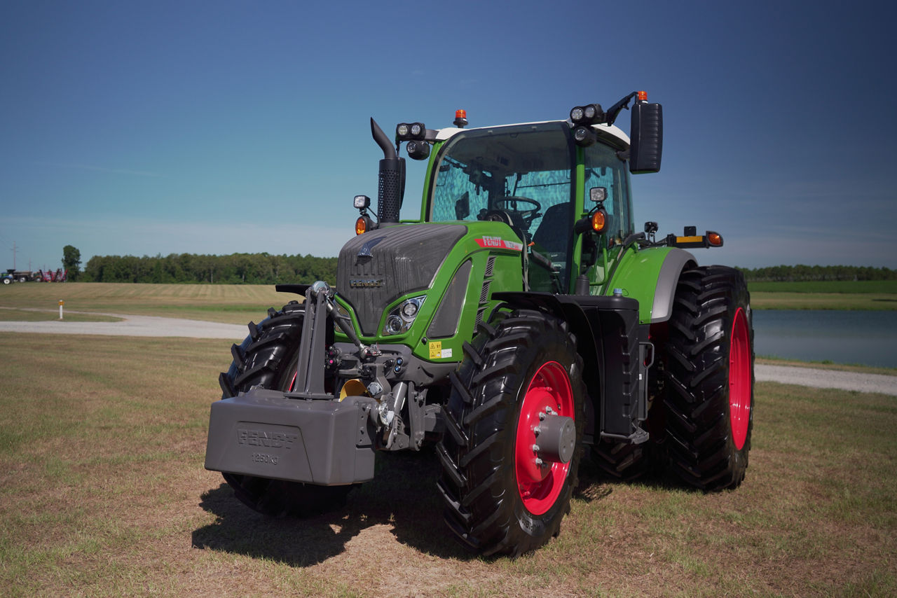 Fendt-700-Vario.JPG