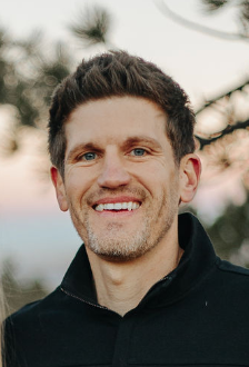 Helling Headshot.png