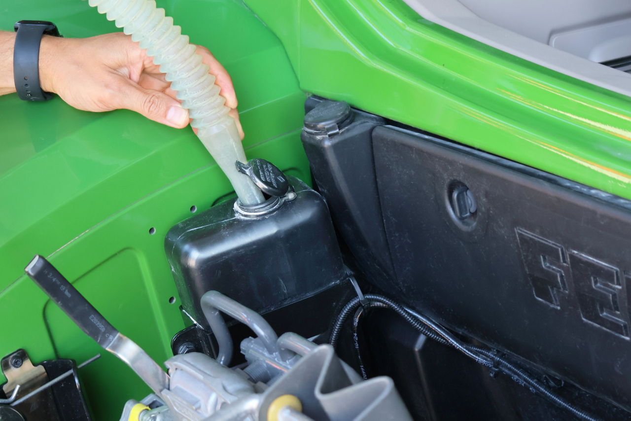 CLEAR-Wiper wipe water Tank