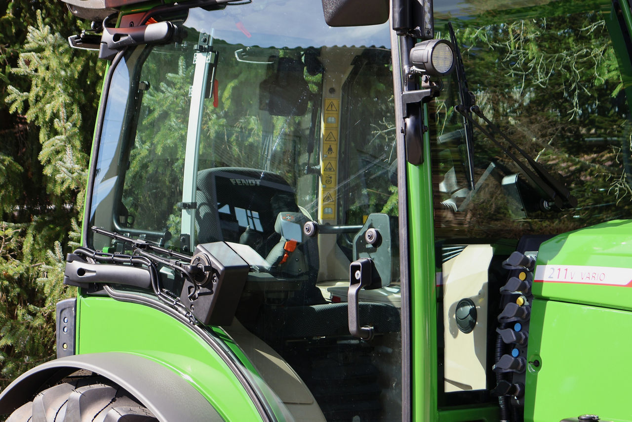 Fendt_Vario_200V_with_Clear-Wiper