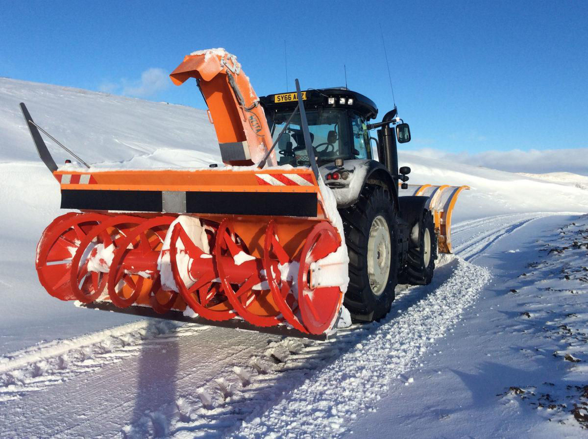 TwinTrac-reverse-drive-is-a-valuable-option-for-tractor-contracting-1200x896.jpg