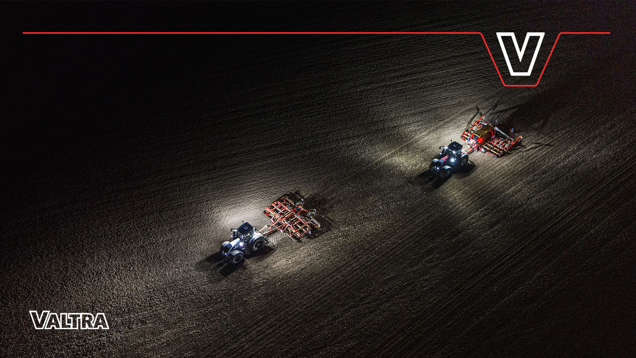 Valtra-Q-Series-night-desktop-wallpaper-1920x1080.jpg