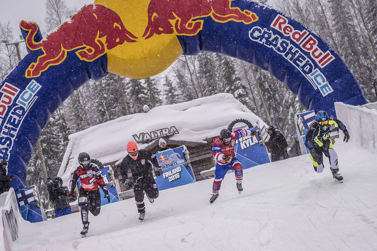 Valtra-Red_Bull-Crashed_Ice-Jyvaskyla-2018.jpg