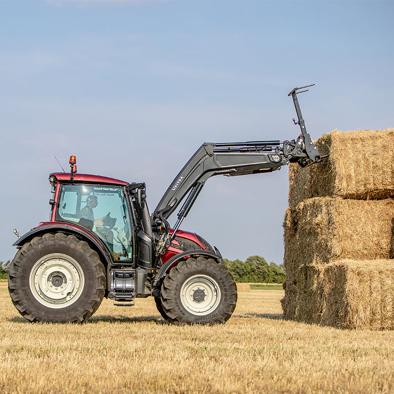 Valtra-SmartGlass-loadrework-800x800.jpg