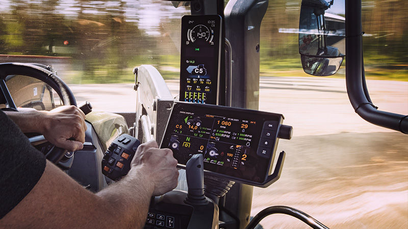 Valtra-SmartTouch-9-inch-touchscreen_800x450.jpg