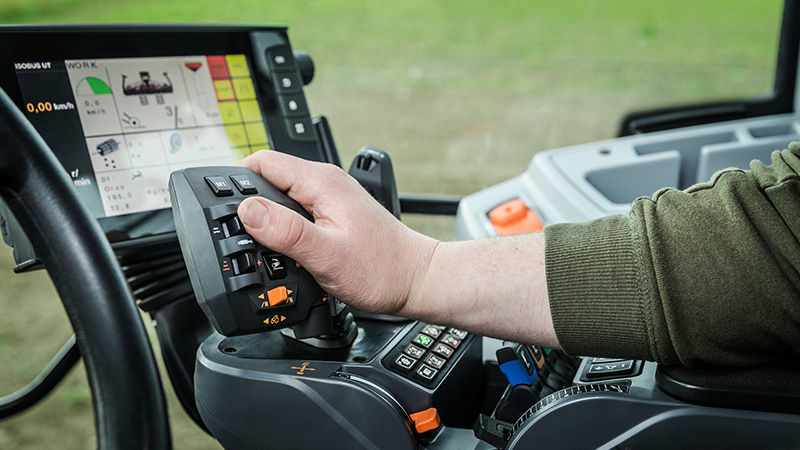 Valtra-SmartTouch-easy-smart-farming_800x450.jpg