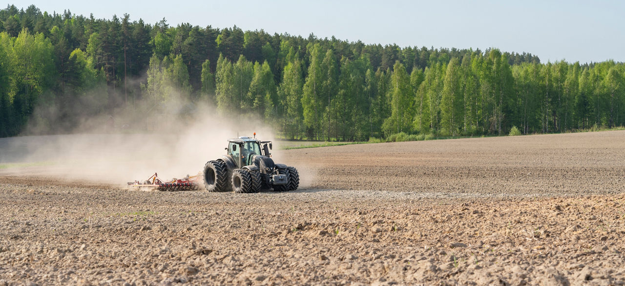 Valtra-TSeries-Stage5-field1.jpg