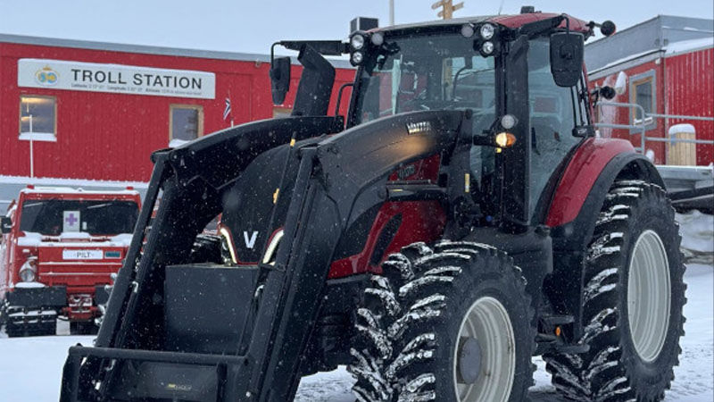 Valtra-t-series-used-in-antarctic_800x450.jpg