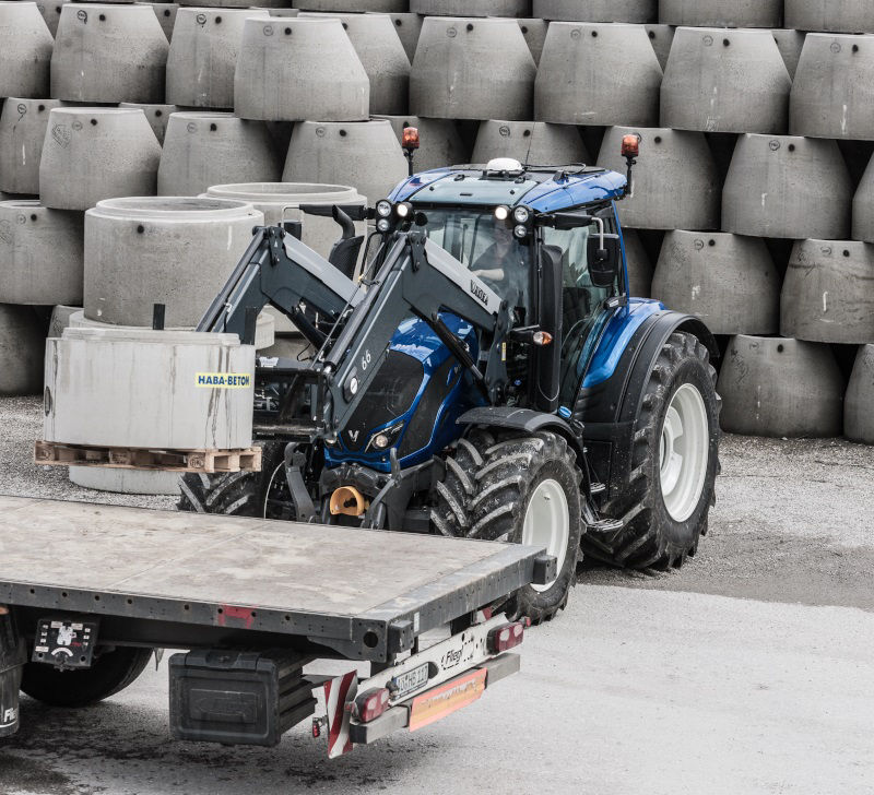 Valtra-transport-liftblock-v2.jpg