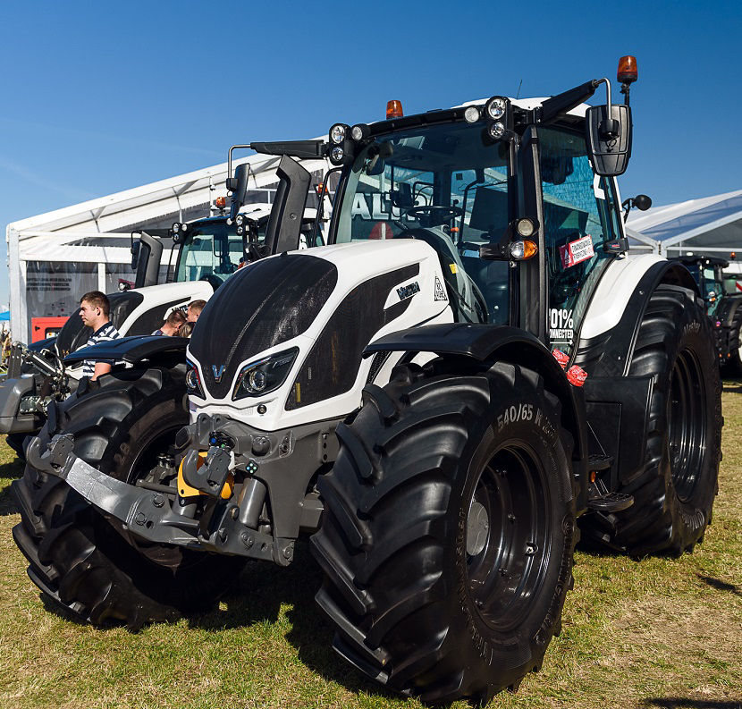 Valtra_agroshow2019_PL.jpg