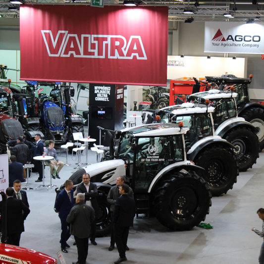 Valtra_agrotech2_pl_800.jpg