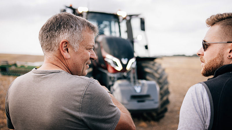 agco-finance-owning-valtra-tractor-made-easy_450x800.jpg