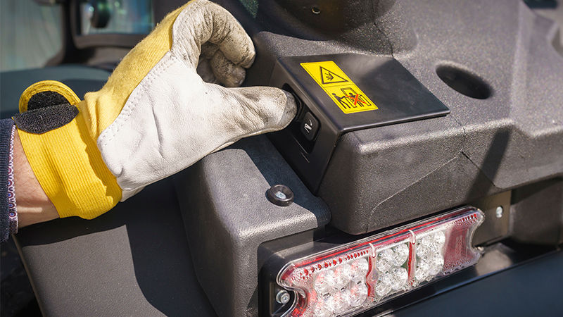 f-series-optional-electronic-lift-control_800x450.jpg