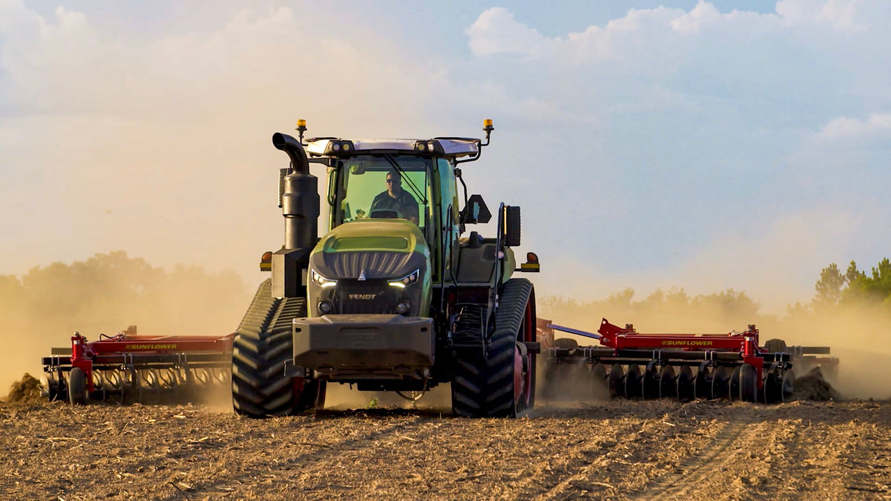 Fendt 1100 Vario MT tractor parked on grass
