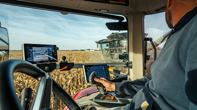 gleaner-t-series-cab-interior.jpg