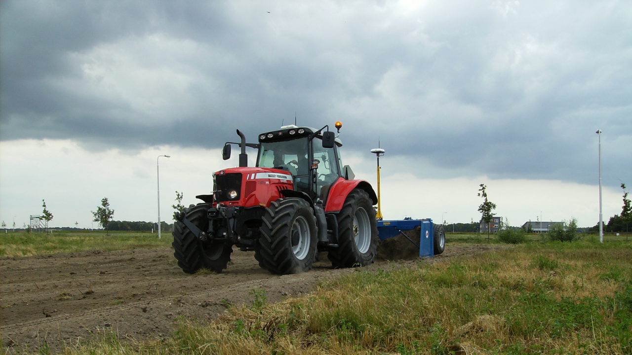 16:9 Images - ptxt-fieldlevel-massey-ferguson