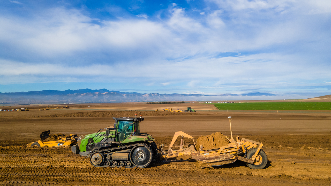 Equipamentos de formação do terreno no trabalho