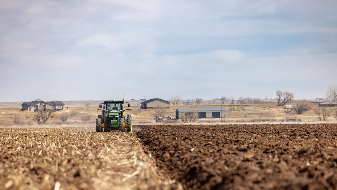 PTx Trimble NAV-960 GNSS guidance controller mounted on a tractor roof