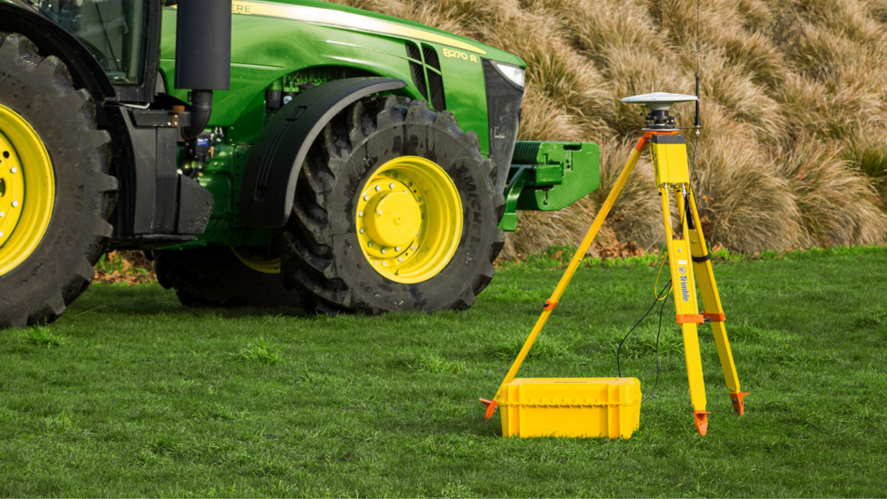 The R750 GNSS receiver on a stand with the kit.