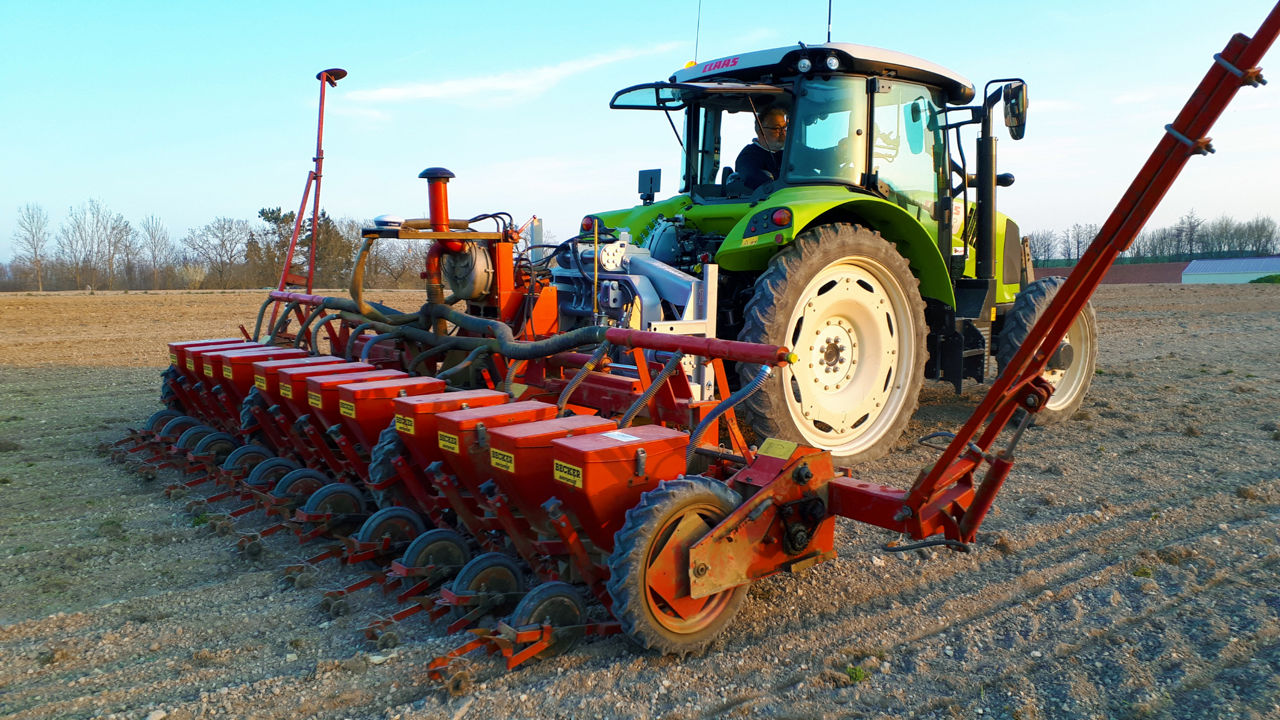 PTx Trimble TrueTracker implement steering system actively guiding a seeder