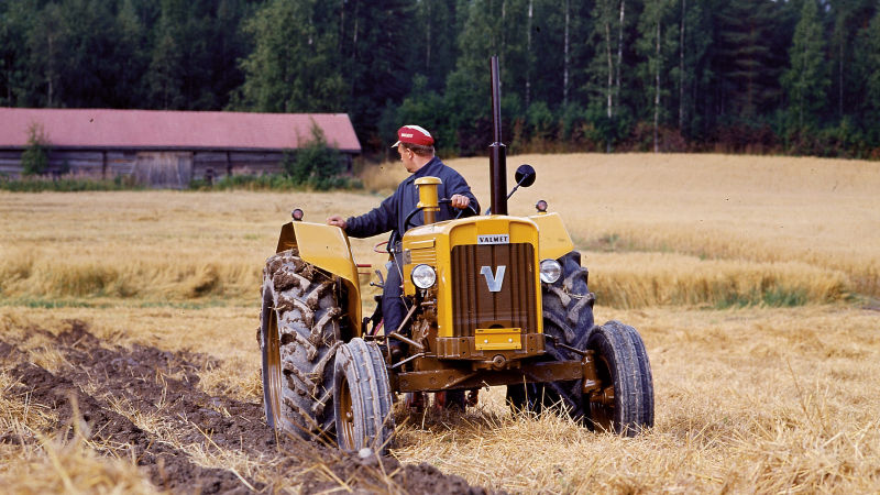 valtra-70-years-history-yellow-800-450.jpg