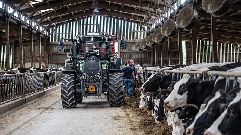 valtra-a-series-75-115-hp-livestock-farmer-tractor-450x800.jpg