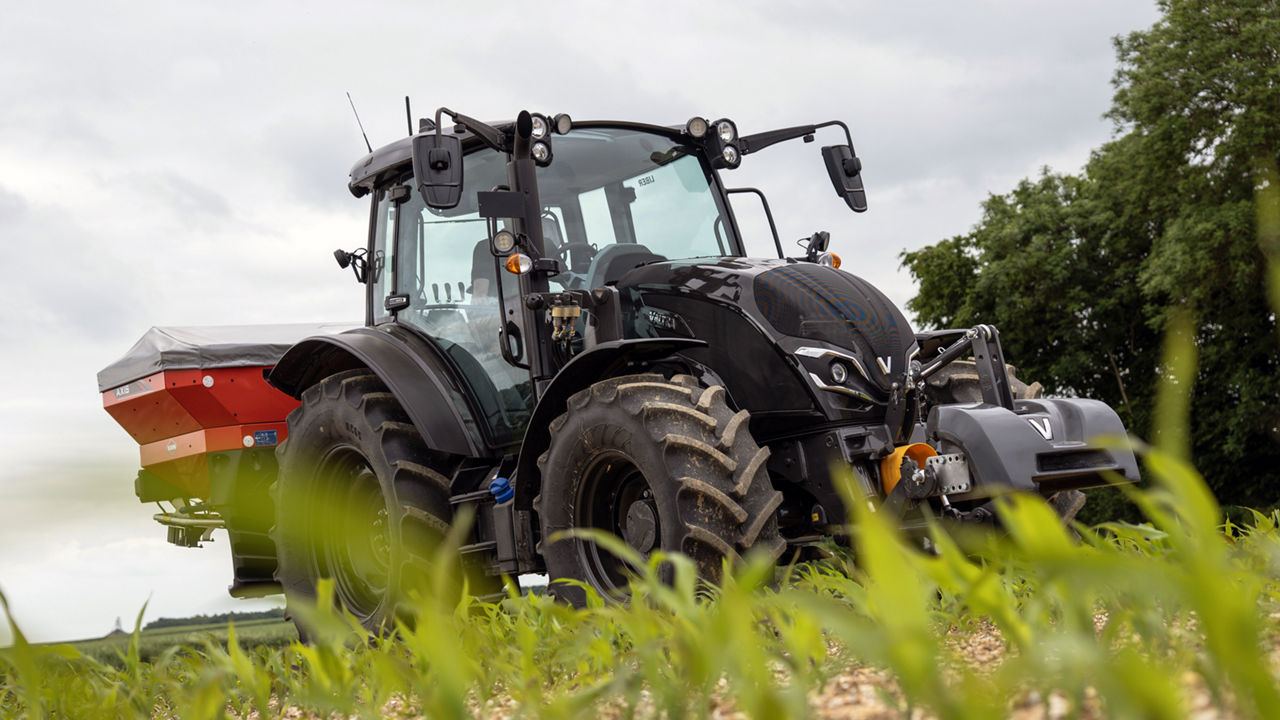 valtra-a-series-a105-a115-isobus-guidance-tractors_1600x900.jpg