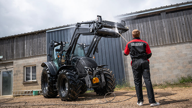 valtra-a-series-extended-warrenty-450x800.jpg